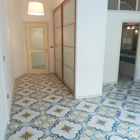 Suitenapolisantalucia Nocleg ze śniadaniem Neapol