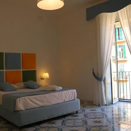 Suitenapolisantalucia 4* Neapol