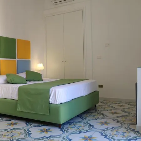 Suitenapolisantalucia Bed & Breakfast 3*