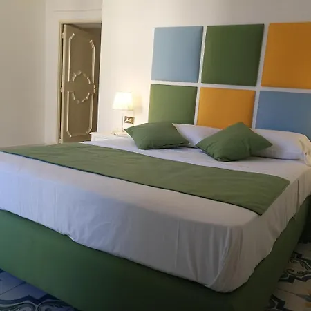 Suitenapolisantalucia 3* Naples