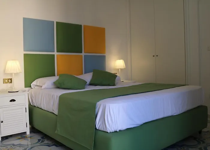 Suitenapolisantalucia Bed & Breakfast 3*
