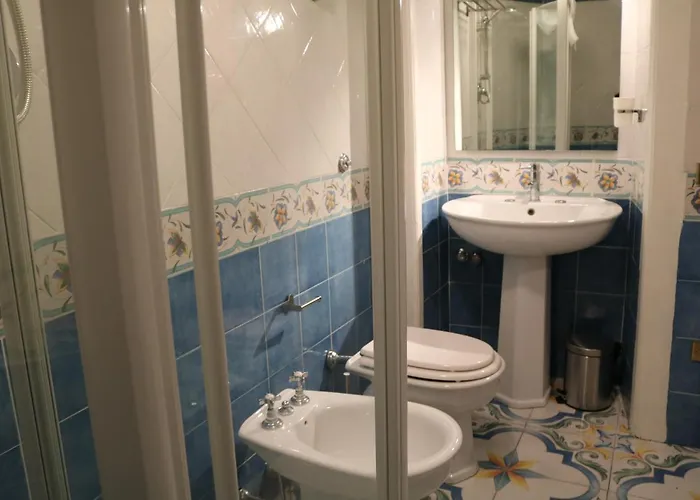 Suitenapolisantalucia Bed & Breakfast 3*