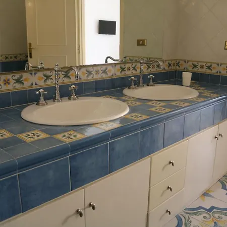 Bed and Breakfast Suitenapolisantalucia Νάπολη