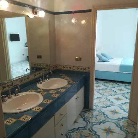 Suitenapolisantalucia Bed & Breakfast Napoli